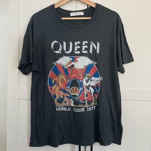 Queen Graphic Tee